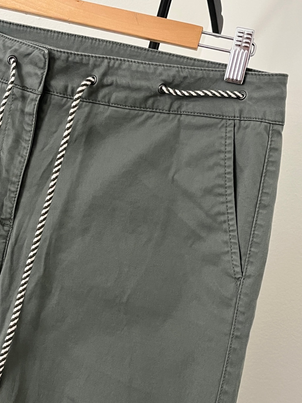 ✨ NWOT Talbots Olive Wide Crop Pants | Classic Closet Staple | Size 6 - Picture 6 of 11